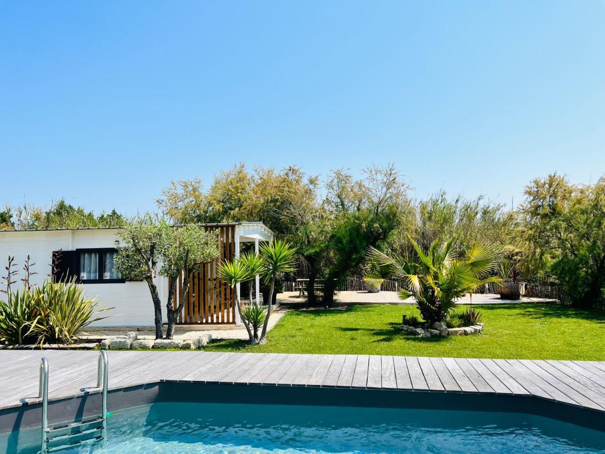 Cabane Le Flamant Avec Jardin, Piscine Et Parking Saintes-Maries-de-la-Mer Exteriör bild