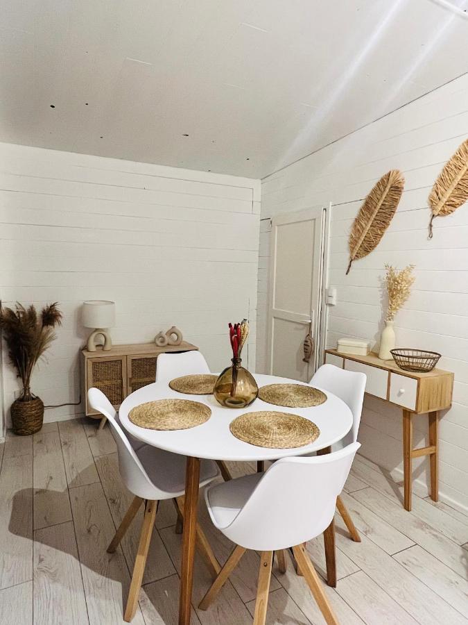 Cabane Le Flamant Avec Jardin, Piscine Et Parking Saintes-Maries-de-la-Mer Exteriör bild