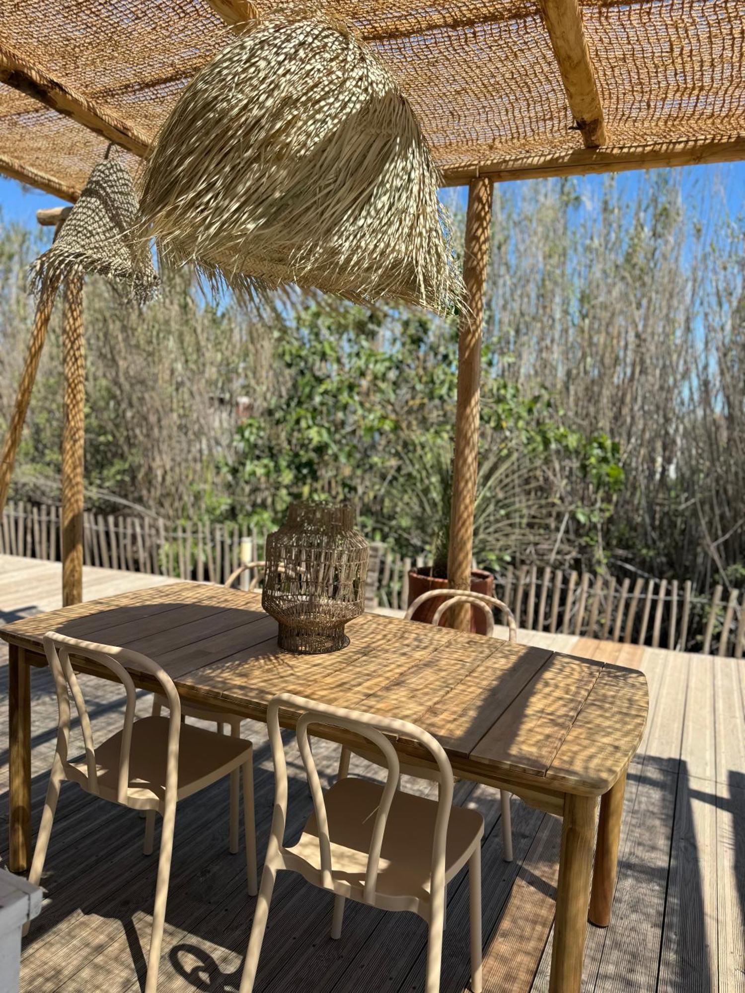 Cabane Le Flamant Avec Jardin, Piscine Et Parking Saintes-Maries-de-la-Mer Exteriör bild